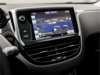 Peugeot 2008 Automaat (PANORAMADAK, NAVIGATIE, ARMSTEUN, CRUISE, SPORTSTOELEN, XENON, PARKEERSENSOREN, DAKRAILS, NIEUWE APK, NIEUWSTAAT) - afbeelding nr 9