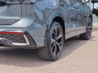 Volkswagen Tiguan Volkswagen Tiguan 1.5 eTSI R-Line Business | Pano | Trekhaak | Stoelverwarming | ACC | HUD | - afbeelding nr 49
