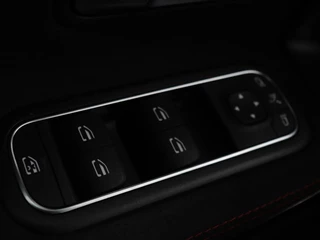 Mercedes-Benz A-Klasse Mercedes-Benz A-klasse 180 AMG | Panoramadak | Stoelverwarming |  Carplay | Widescreen | Leder/Alcanatara | Navigatie | Full LED | Park Assist - afbeelding nr 31