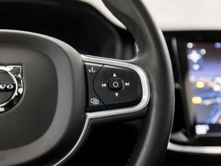 Volvo V60 164Pk Automaat (APPLE CARPLAY, GROOT NAVI, CAMERA, ADAPTIVE CRUISE, SPORTSTOELEN, TREKHAAK, PARKEERSENSOREN, DAB+, NIEUWE APK, NIEUWSTAAT) - afbeelding nr 19