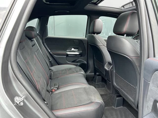 Mercedes-Benz B-Klasse Mercedes-Benz B-Klasse B 200 AMG Line P-dak LED Camera Sfeerlicht Distronic+ Widescreen - afbeelding nr 4