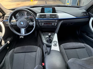 BMW 3 Serie BMW 3 Serie 320I Touring M SPORT Navi Xenon 19 Inch - afbeelding nr 2