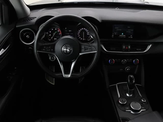 Alfa Romeo Stelvio Alfa Romeo Stelvio 2.0 T Q4 Super | Camera | Sportstoelen | Xenon |  Navigatie | Elektrische achterklep | Cruise control - afbeelding nr 3