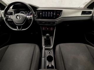 Volkswagen Polo Volkswagen Polo 1.0 TSI Sportline (APPLE CARPLAY, GETINT GLAS, PARKEERSENSOREN, SPORTSTOELEN, ADAPTIVE CRUISE, LED ACHTERLICHTEN, NIEUWE APK, NIEUWSTAAT) - afbeelding nr 6