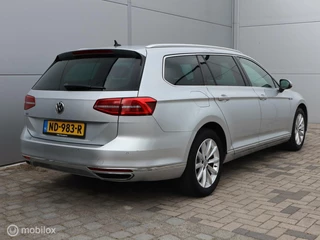 Volkswagen Passat Volkswagen Passat 1.4 TSI GTE Highline Pano Alcantara Virtual - afbeelding nr 3