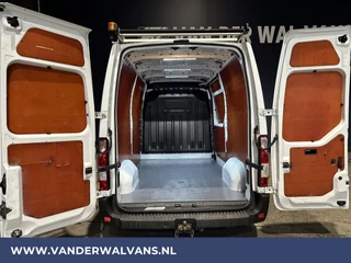 Opel Movano Opel Movano 2.3 CDTI 146pk L2H2 Euro6 Airco | Imperiaal | Trap | Camera | Navigatie | 2500kg Trekhaak Cruisecontrol, Parkeersensoren, Bijrijdersbank - afbeelding nr 3
