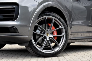 Porsche Cayenne | Carbon Exterieur | Carbon Dak | 22'' GT Design Wielen | Sportuitlaat | - afbeelding nr 9