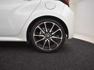 Toyota Yaris Toyota Yaris 1.5 Hybrid GR Sport | Panoramadak | PDC V+A | Stuur en Stoelverw - afbeelding nr 12