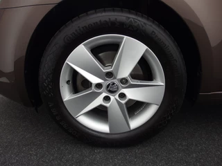 Škoda Octavia TREKHAAK / NWE D-RIEM / STOELVERW / NAVI / CLIMA / PDC / NL-AUTO - afbeelding nr 5