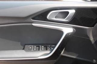 Kia Ceed Sportswagon Kia Ceed Sportswagon 1.5 T-GDi GT-Line / Camera / Apple CarPlay / Keyless / 17'' / Stuurverwarming / Getint glas / DAB / Stoelverwarming - afbeelding nr 35