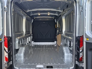 Ford Transit Ford Transit 330 2.0 TDCI L2H2 Trend 170 PK Nieuw | SYNC 4 scherm | Driver assistance pack | Trekhaak | Stoelverwarming | Elektrisch vertelbare stoel | Safety & comfort pack 1 |16 inch lichtmetalen velgen | Reservewiel - afbeelding nr 5