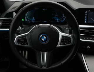 BMW 3 Serie BMW 3-serie Touring 320e High Executive automaat | Laser LED koplampen | M Sport | Panorama dak | lederen bekleding | elektrisch wegklapbare trekhaak - afbeelding nr 24