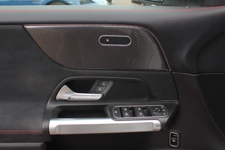 Mercedes-Benz GLB Mercedes-Benz GLB 200 Premium Plus 7p. / Panoramadak / Camera / 20'' / Sfeerverlichting / Navigatie / Dodehoek / DAB / Stoelverwarming / Cruise Control - afbeelding nr 33