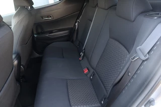 Toyota C-HR Toyota C-HR 1.8 Hybrid Dynamic Plus Dodehoek/Winterpakket/Parkeersensoren - afbeelding nr 19