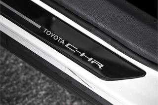 Toyota C-HR Toyota C-HR 2.0 Hybrid 200 Dynamic | Dig. Cockpit | Adapt. Cruise | Stoel-+Stuurverw. | PDC | Camera | NAV + App. Connect | ECC | LM 18