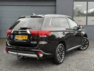 Mitsubishi Outlander Mitsubishi Outlander 2.0 PHEV Executive Edition Navi,Camera,Alcantara,Trekhaak,Stoelverkoeling,Stoelverwarming,Pdc V+A,Clima,Cruise,Dealer Onderhouden,Nieuwe Apk bij Aflevering - afbeelding nr 2