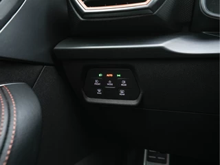 CUPRA Leon Aut. * DIGI-COCKPIT | LED-LIGHTS | ADAPT.CRUISE | LEATHER-MICROFIBRE | SHIFT-PADDLES | CAMERA | DAB | CUPRA-CONNECT | LANE-ASSIST | AMBIENT-LIGHT | 19