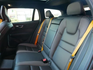 Volvo V60 Volvo V60 2.0 T8 Twin Engine AWD Polestar Engineered bowers & wilkins FULL OPTION - afbeelding nr 16