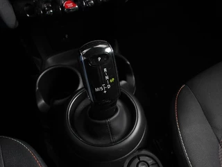 MINI Cooper Mini Mini 1.5 Cooper Essential Trim Climate control Navigatie Cruise control LED Parkeersensoren Apple carplay/ Android Auto Lichtmetalen velgen - afbeelding nr 16