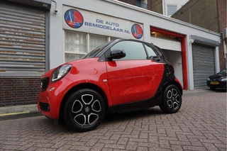 Smart Fortwo Verwarmd stuurwiel | Stoelverwarming |  Stoelverwarming | Cruise control | LED pakket | 15inch sportvelgen | Touchscreen Full Map Navigatie | BlueTooth interface | Mirrorlink/ Android Auto | Achteruitrijcamera | Parkeersensoren - afbeelding nr 4