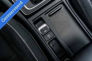 Volkswagen Golf Volkswagen Golf 2.0 TSI 4Motion R Pano Camera ACC - afbeelding nr 37
