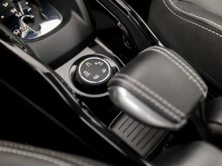 Peugeot 2008 Peugeot 2008 1.2 PureTech Sport Automaat (APPLE CARPLAY, NAVIGATIE, CAMERA, CLIMATE, LEDER, SPORTSTOELEN, PARKEERSENSOREN, CRUISE, LM VELGEN, NIEUWSTAAT) - afbeelding nr 26