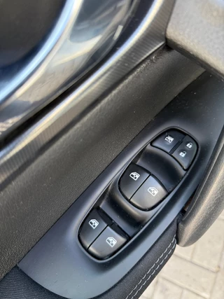 Nissan QASHQAI Nissan Qashqai 1.2 N-Connecta Automaat Pano - afbeelding nr 37