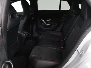 Mercedes-Benz CLA Mercedes-Benz CLA-klasse Shooting Brake 250e Business Solution AMG Limited |  Adaptive cruise | Stoelverwarming | Carplay | Sfeerverlichting | Leder/Alcantara | Navigatie | Full LED - afbeelding nr 7