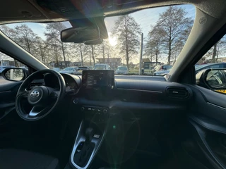 Toyota Yaris Head-up Display, Stoelverwarming, 16inch velgen , All-in Rijklaarprijs - afbeelding nr 17