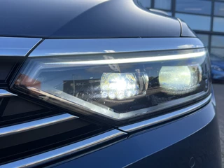 Volkswagen Passat Panoramadak Led Matrix ACC Camera Parkeersensoren Chroom Pakket Stoelverwarming 1/2 Leder Alcantara NL Auto 1e Eigenaar - afbeelding nr 42