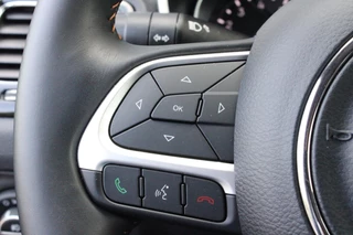 Jeep Compass Jeep Compass 1.4 140PK MultiAir LIMITED | AFNEEMBARE TREKHAAK | ELEKTRISCH BEDIENBARE STOELEN MET GEHEUGENFUNCTIE | LEDEREN BEKLEDING | NAVIGATIE | KEYLESS ENTRY/START | CRUISE CONTROL | DAB+ RADIO | ACHTERUITRIJ CAMERA | DODEHOEK DETECTIE | BEATS AUDIO SYSTEM | CLIMATE CONTROL | - afbeelding nr 42