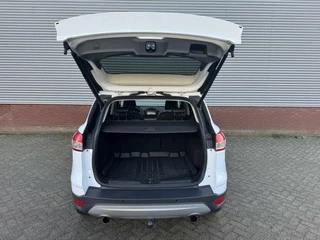 Ford Kuga Ford Kuga 1.5 Titanium 4WD|Camera|Cruise|Trekhaak|Stoelverwarming|Keyless|Automaat|Bluetooth| - afbeelding nr 32