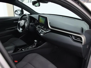 Toyota C-HR Toyota C-HR 1.8 Hybrid Bi-Tone - afbeelding nr 27