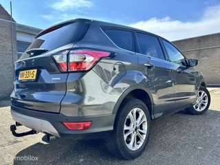 Ford Kuga Ford Kuga 1.5 EcoBoost Titanium /Netjes en dealeronderhouden - afbeelding nr 4