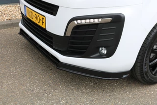 Peugeot e-Expert Peugeot e-Expert EV L3 75 kWh Airco Navigatie Trekhaak Black Line - afbeelding nr 41