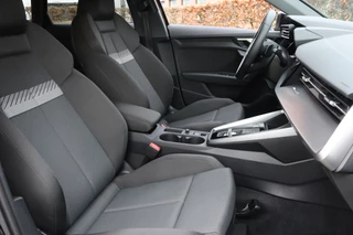 Audi A3 Virtual Cockpit Plus/Navi Plus/Keyless/LED/Winterpakket/DAB/17