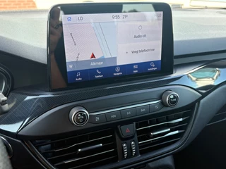 Ford Focus Ford Focus Wagon 1.5 182PK ST Line Business | Performance Blue | 1700KG Trekgewicht/NAV/Carplay/Clima/LED - Caravantrekker! - afbeelding nr 22