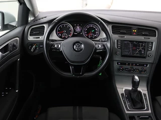 Volkswagen Golf Volkswagen Golf 1.0 TSI Business Edition Connected | Automaat |  Camera | Navigatie | Trekhaak | Climate control | Sportstoelen | Cruise control | Parkeerhulp | Bluetooth - afbeelding nr 3