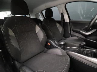 Peugeot 2008 Peugeot 2008 1.2 PureTech Allure [NAVIGATIE, APPLE CARPLAY, ANDROID, CLIMATE CONTROL, PARKEERSENSOR, CRUISE CONTROL, NIEUWSTAAT] - afbeelding nr 6