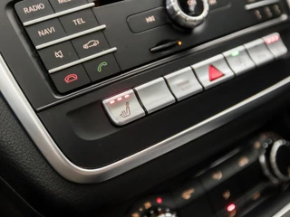 Mercedes-Benz CLA Automaat (SCHUIFDAK, APPLE CARPLAY, GROOT NAVI, LEDER/ALCANTARA, CAMERA, SPORTSTOELEN, STOELVERWARMING, KEYLESS, CRUISE, ZWART HEMEL, NIEUWSTAAT) - afbeelding nr 11