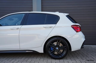 BMW 1 Serie BMW 1-serie M140i LCI2 | Schuifdak | Navi Pro | 719M | M Sport onderstel | Zaero diffuser | Alpinweiss - afbeelding nr 15