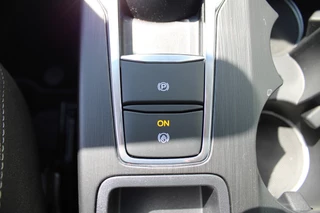 Ford Kuga Ford Kuga 2.5 PHEV Active X Nieuw Voorraad | Trekhaak | Winterpakket | Technology pack | BLIS | Navigatie | Head-up - afbeelding nr 16
