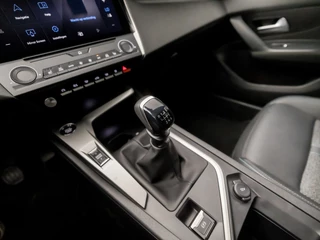Peugeot 308 Peugeot 308 SW 1.2 PureTech Sportline (APPLE CARPLAY, GROOT NAVIGATIE, STOELVERWARMING, KEYLESS START, LED KOPLAMPEN, GETINT GLAS, PARKEERSENSOREN, CLIMATE CONTROL, NIEUWSTAAT) - afbeelding nr 9