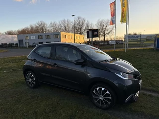 Toyota Aygo Toyota Aygo 1.0 VVT-i x-play - NAVI/AIRCO/CAMERA/LED/NAP - afbeelding nr 8