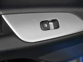 Kia Rio - Navigatie - Camera - 17 inch LM velgen - Half leder/stof - Stoel- en stuurverwarming - Fabrieksgarantie tot 09-2027 - afbeelding nr 33
