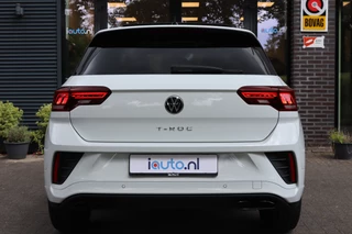 Volkswagen T-Roc Volkswagen T-Roc 1.5 TSI 110kW DSG-7 R-Line Black Style Panorama/IQ.Light/Virtual Cockpit Pro/App-Connect/18