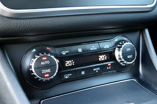 Mercedes-Benz GLA Rijklaarprijs-Garantie Navigatie Airco Trekhaak Sport Interieur Camrera - afbeelding nr 24