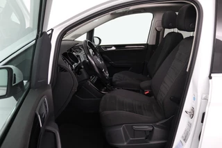 Volkswagen Touran Volkswagen Touran 1.4 TSI Highline 7p (PANORAMADAK, PARKEERSENSOREN, TREKHAAK, STOELVERWARMING, NAVI, CARPLAY, CRUISE CONTROL) - afbeelding nr 21