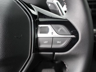 Peugeot 3008 Peugeot 3008 1.2 PureTech Allure Climate control Adaptive cruise control Achteruitrijd camera Parkeersensoren Verwarmde voorstoelen LED Navigatie Apple Carplay/ Android Auto - afbeelding nr 24