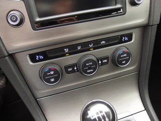 Volkswagen Golf CAMERA / NAVI / CLIMA / PDC / BLUETOOTH / CRUISE / DAB+ / NL-AUTO - afbeelding nr 15
